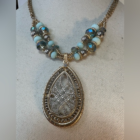 Large goldtone blue bead filigree statement necklace - Picture 2 of 7